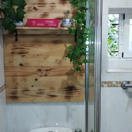 Sleep & Shower In A Typical District * Cordoba