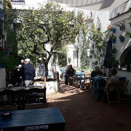 Sleep & Shower In A Typical District Apartamento *