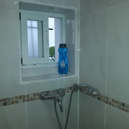 Sleep & Shower In A Typical District Cordoba