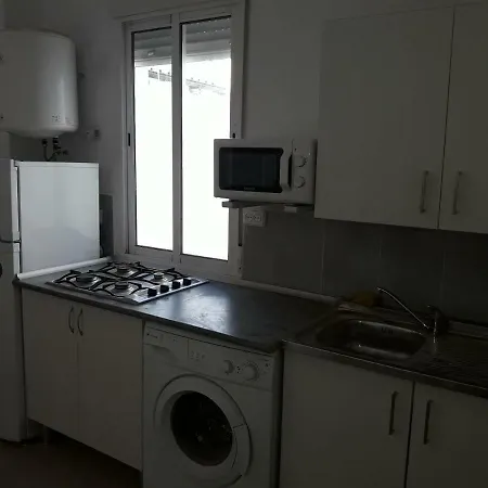 Apartment Sleep & Shower In A Typical District *