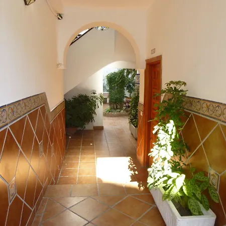 Sleep & Shower In A Typical District Apartamento *