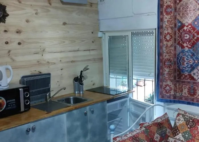 Sleep & Shower In A Typical District קורדובה