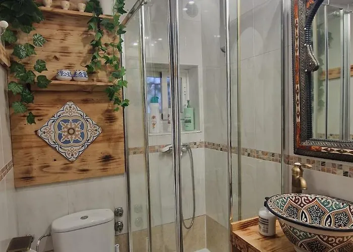 דירה Sleep & Shower In A Typical District קורדובה