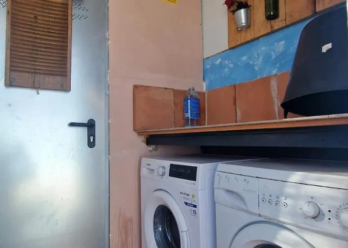 Sleep & Shower In A Typical District קורדובה