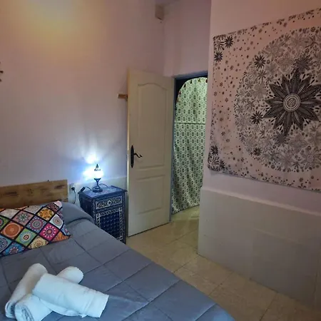 Sleep & Shower In A Typical District Córdoba