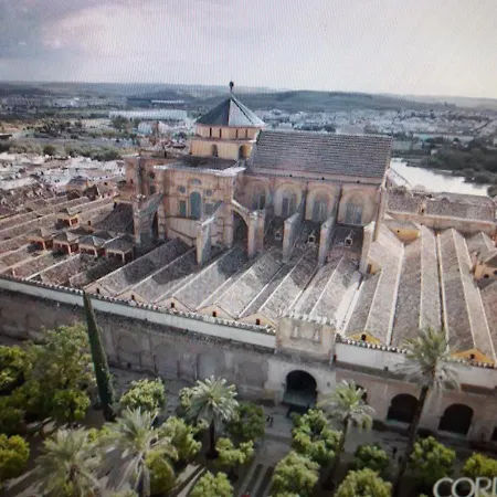 Sleep & Shower In A Typical District Lägenhet *