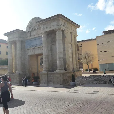 Sleep & Shower In A Typical District Lägenhet Córdoba